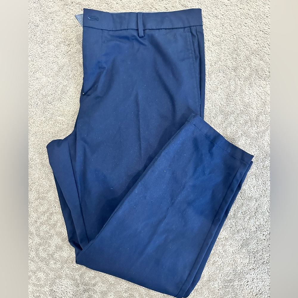 New with tags Old Navy 38 x 30 navy athletic taper building flex pants